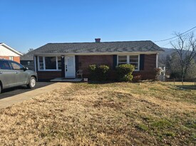 316 Carlton Rd, Unit A in Charlottesville, VA - Building Photo