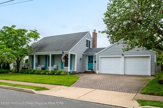303 Bell Pl in Sea Girt, NJ - Building Photo - Building Photo
