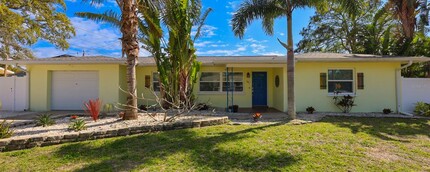 641 San Salvador Dr in Dunedin, FL - Building Photo - Building Photo