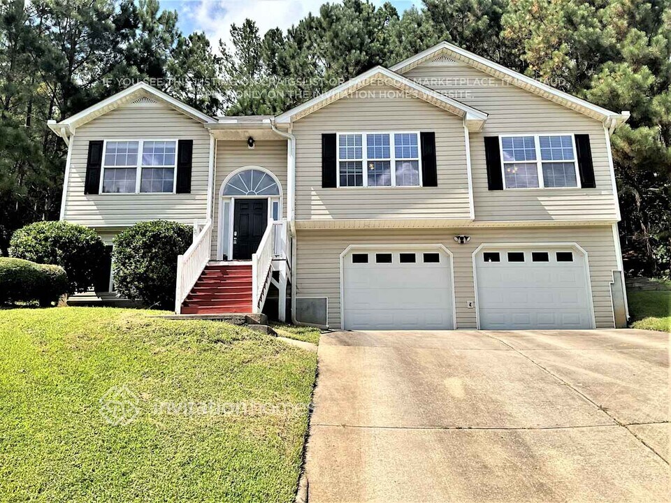 219 Hugh Ave in Dallas, GA - Building Photo