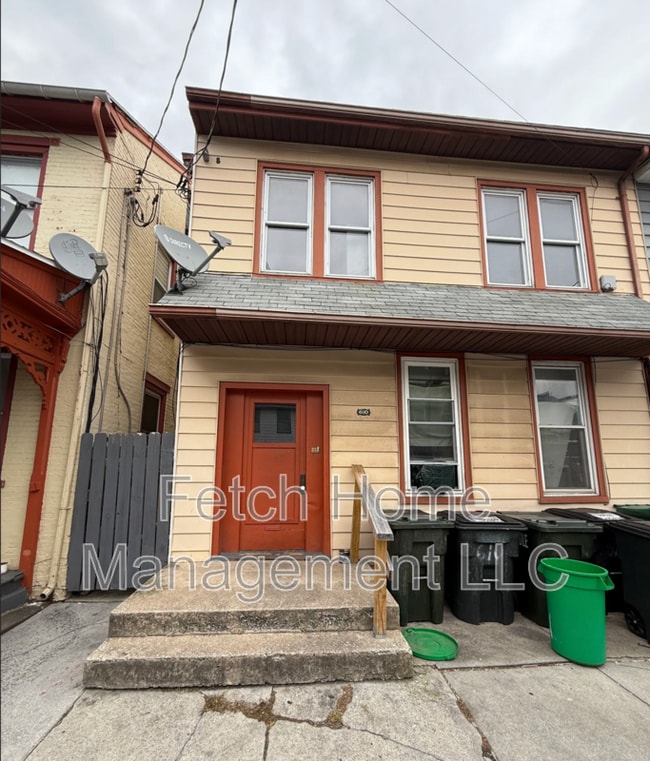 property at 610 N 9th St