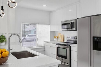 2828 NW 7th St in Fort Lauderdale, FL - Building Photo - Building Photo