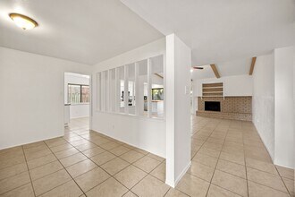 16610 Carbridge Dr in Houston, TX - Building Photo - Building Photo
