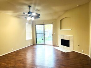 17314 S Summit Canyon Dr in Houston, TX - Building Photo - Building Photo
