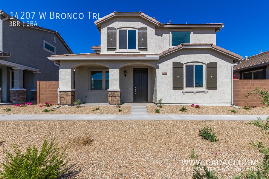 14207 W Bronco Trl in Surprise, AZ - Foto de edificio