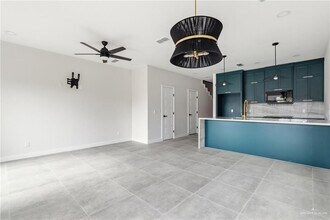 14 Bicentennial Blvd in McAllen, TX - Building Photo - Building Photo