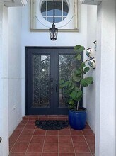 7971 NW 186th Terrace in Hialeah, FL - Building Photo - Building Photo