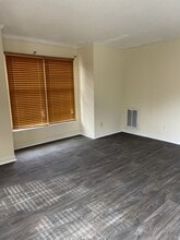 323 E Blackstock Rd in Spartanburg, SC - Building Photo - Building Photo