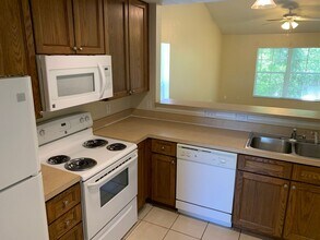 10248 Regent Park Dr in Orlando, FL - Building Photo - Building Photo