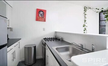 51 Avenue B in New York, NY - Building Photo - Building Photo