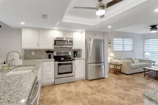 16442 Timberlakes Dr in Ft. Myers, FL - Building Photo