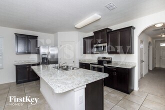 374 Sauders Rd SE in Palm Bay, FL - Building Photo - Building Photo