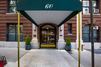 60 W 68th St in New York, NY - Building Photo - Building Photo