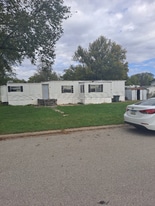 14876 Washington Rd in West Burlington, IA - Building Photo