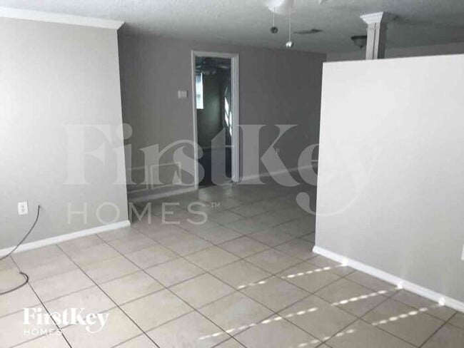 8733 Roble Way in Port Richey, FL - Building Photo - Building Photo