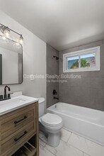 1395 St Jean St in Florissant, MO - Foto de edificio - Building Photo