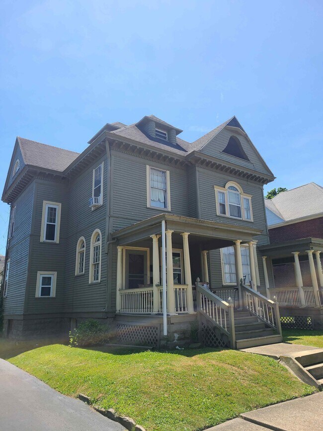 120 E Wallace Ave, Unit 3