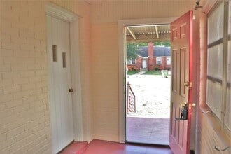 2320 McCarter Ave in Montgomery, AL - Foto de edificio - Building Photo