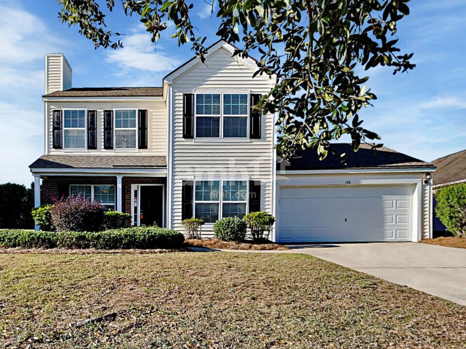 148 Old Pond Cir in Pooler, GA - Foto de edificio