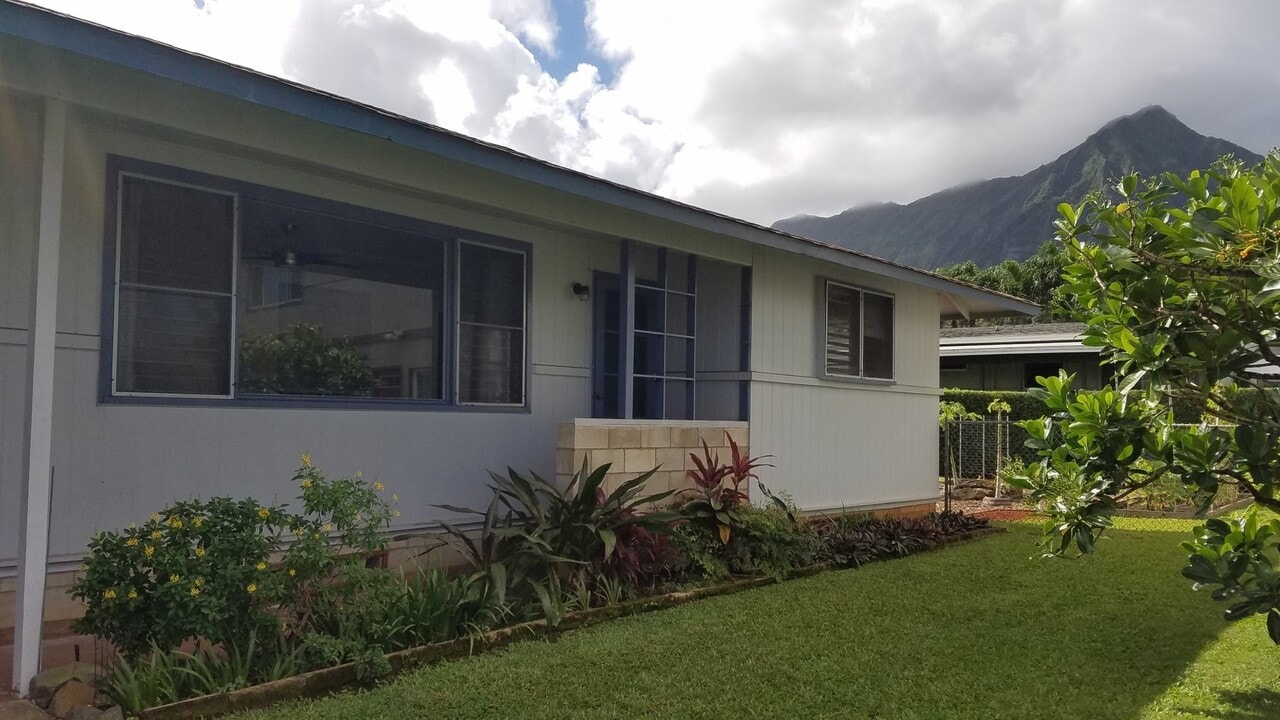 45-922 Keaahala Pl in Kaneohe, HI - Building Photo