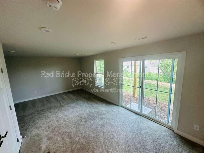 9902 Oaklawn Blvd NW in Huntersville, NC - Building Photo - Building Photo