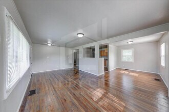 4660 E 39th St in Indianapolis, IN - Foto de edificio - Building Photo