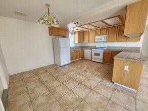 72454 El Paseo Dr in Twentynine Palms, CA - Building Photo - Building Photo