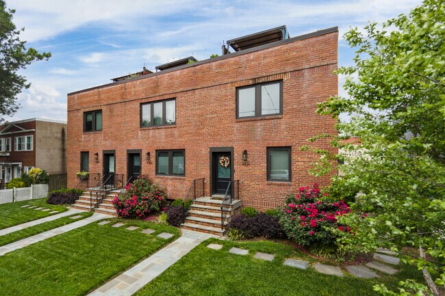 428-432 N Henry St in Alexandria, VA - Foto de edificio - Building Photo