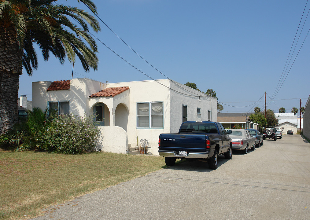 2828-2836 Sherwin Ave in Ventura, CA - Building Photo