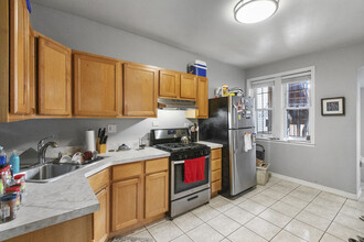 1524 N Artesian Ave, Unit 1 in Chicago, IL - Building Photo - Building Photo