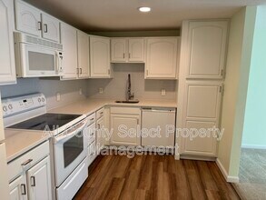 2 Ocean Ave in Gloucester, MA - Building Photo - Building Photo