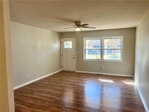 2274 Greenway Dr in Decatur, GA - Building Photo - Building Photo