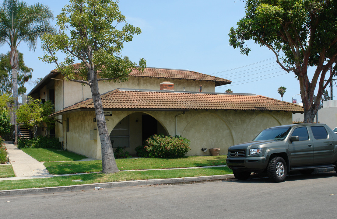 4951 Kona Dr in Huntington Beach, CA - Building Photo