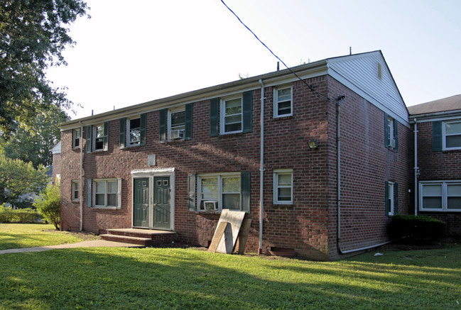 Frederick Douglas Apartments in Asbury Park, NJ - Foto de edificio - Building Photo