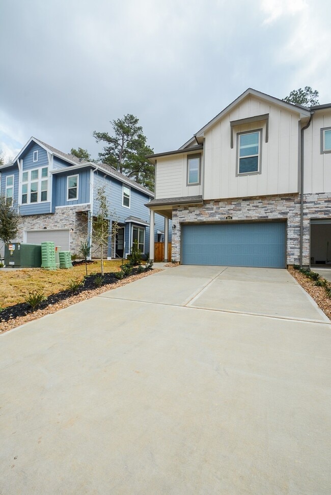 571 Dry Fork Ln in Conroe, TX - Building Photo - Building Photo