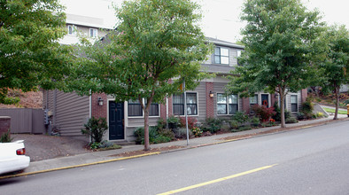 1800 10th Ave W in Seattle, WA - Foto de edificio - Building Photo