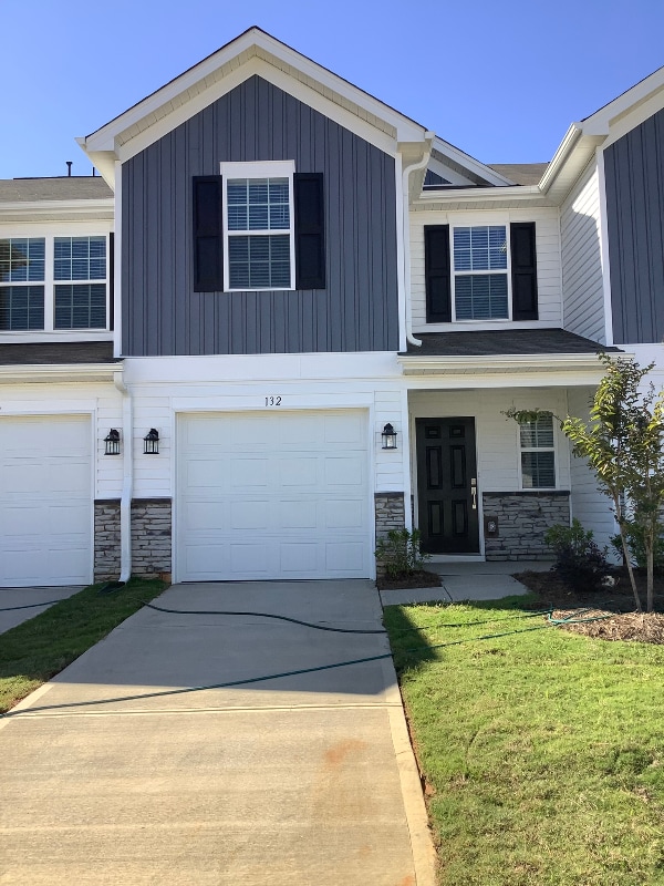 132 Plumtree Ct in King, NC - Building Photo - Building Photo
