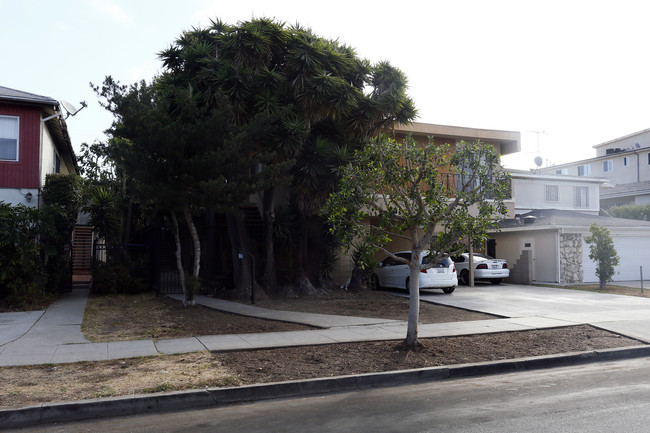 3656 Vinton Ave in Los Angeles, CA - Foto de edificio - Building Photo