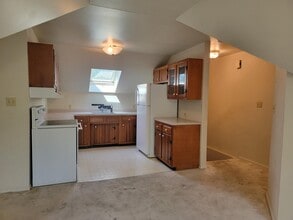 1029 Quentin Rd, Unit 2nd Fl in Lebanon, PA - Foto de edificio - Building Photo