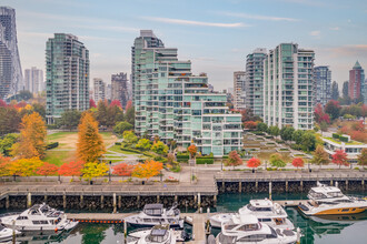 Bayshore Tower 4 in Vancouver, BC - Building Photo - Building Photo