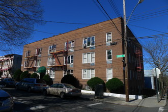 4067 Lowerre Pl in Bronx, NY - Building Photo - Building Photo