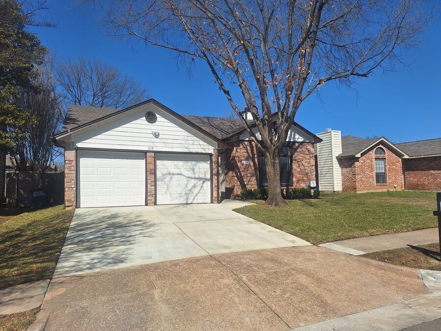 219 Rodeo Dr in Keller, TX - Building Photo