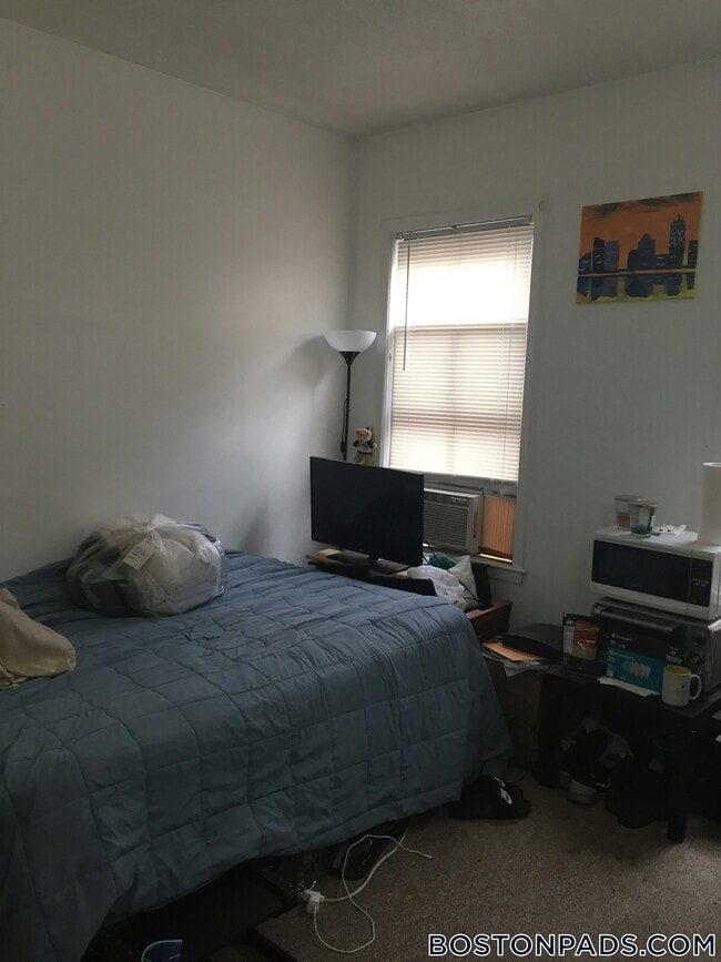 28 S Huntington Ave, Unit 302 in Boston, MA - Building Photo - Building Photo