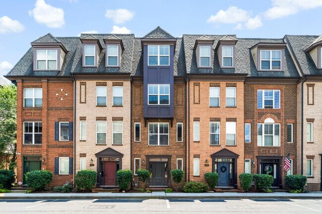 property at 1424 Trafalgar Ln