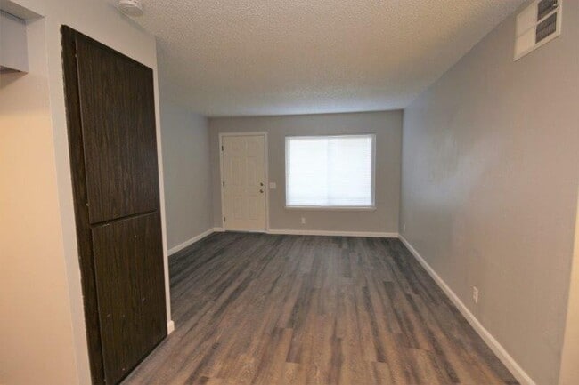 6400 66th Ave in Sacramento, CA - Building Photo - Building Photo
