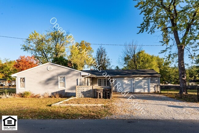 4814 Blum Dr in Fort Wayne, IN - Building Photo - Building Photo