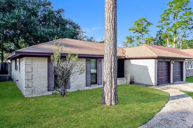 6019 Coachgate Dr in Spring, TX - Building Photo - Building Photo