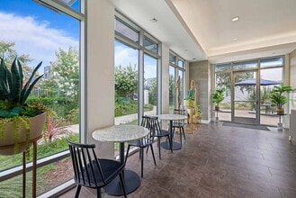 The Galloway in Pleasanton, CA - Foto de edificio - Building Photo