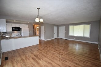 506 Lafayette Rd in Clarksville, TN - Building Photo - Building Photo