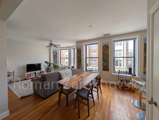 7 Sutherland Rd, Unit 201 in Boston, MA - Building Photo - Building Photo